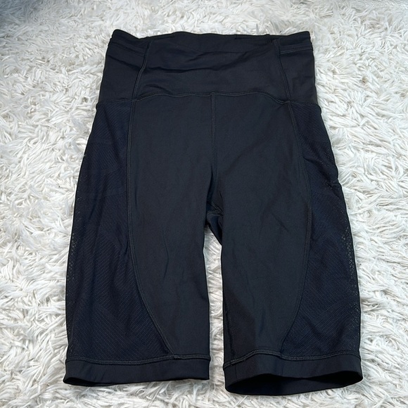 Lululemon Sheer Will High-Rise Short 10" *Pulse Black - Picture 1 of 8
